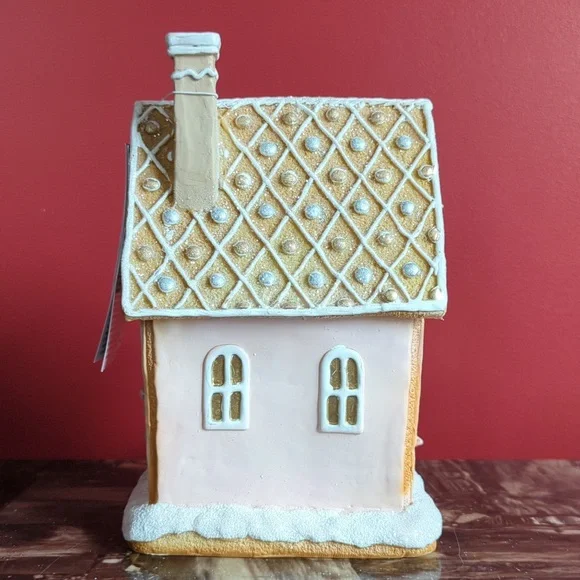 ❌SOLD❌Pastel "Pinkmas" Light Up 💡 Gingerbread House - Picture 7 of 10